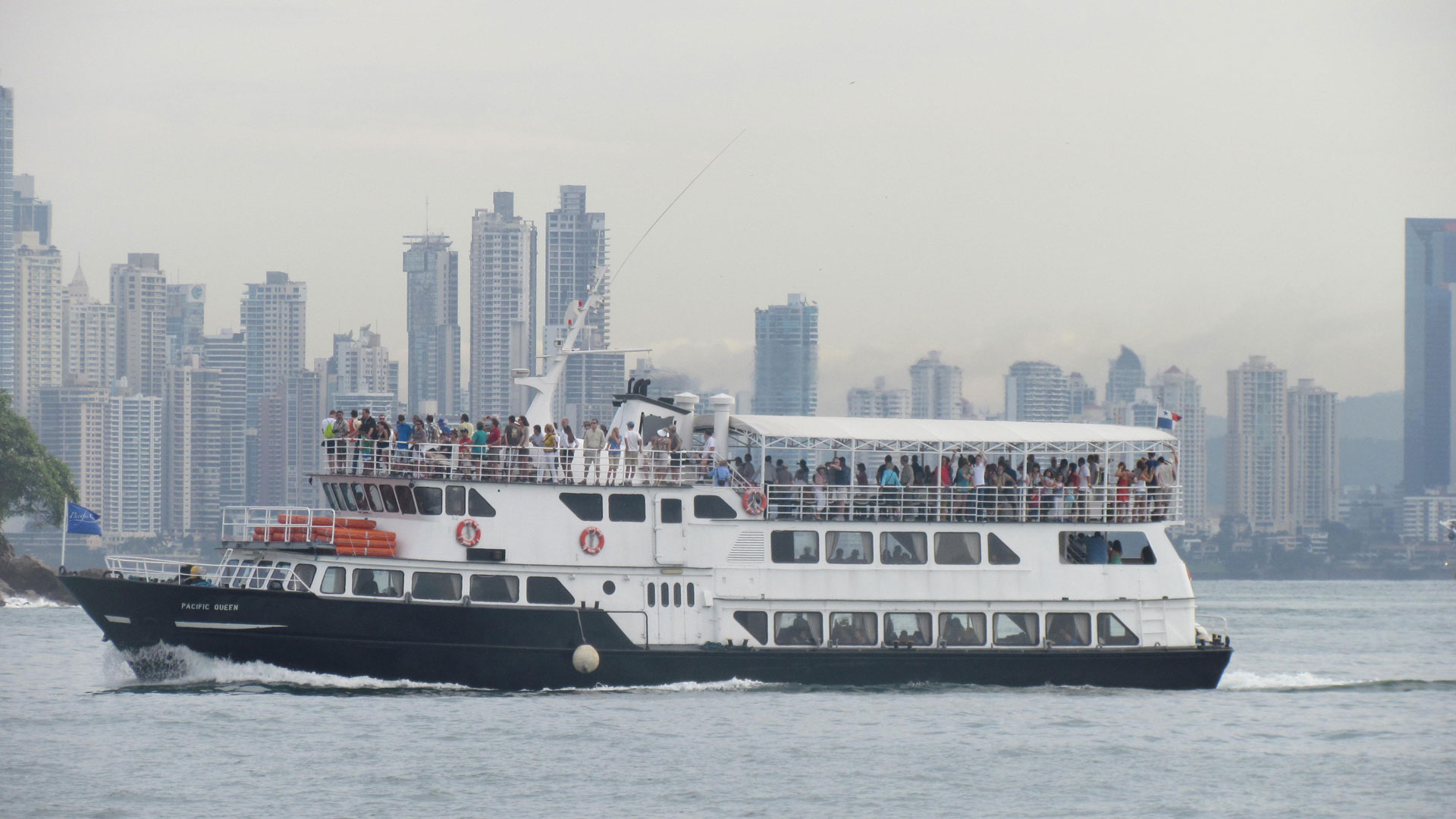 Norwegian Cruiser | Panama Gem Charters