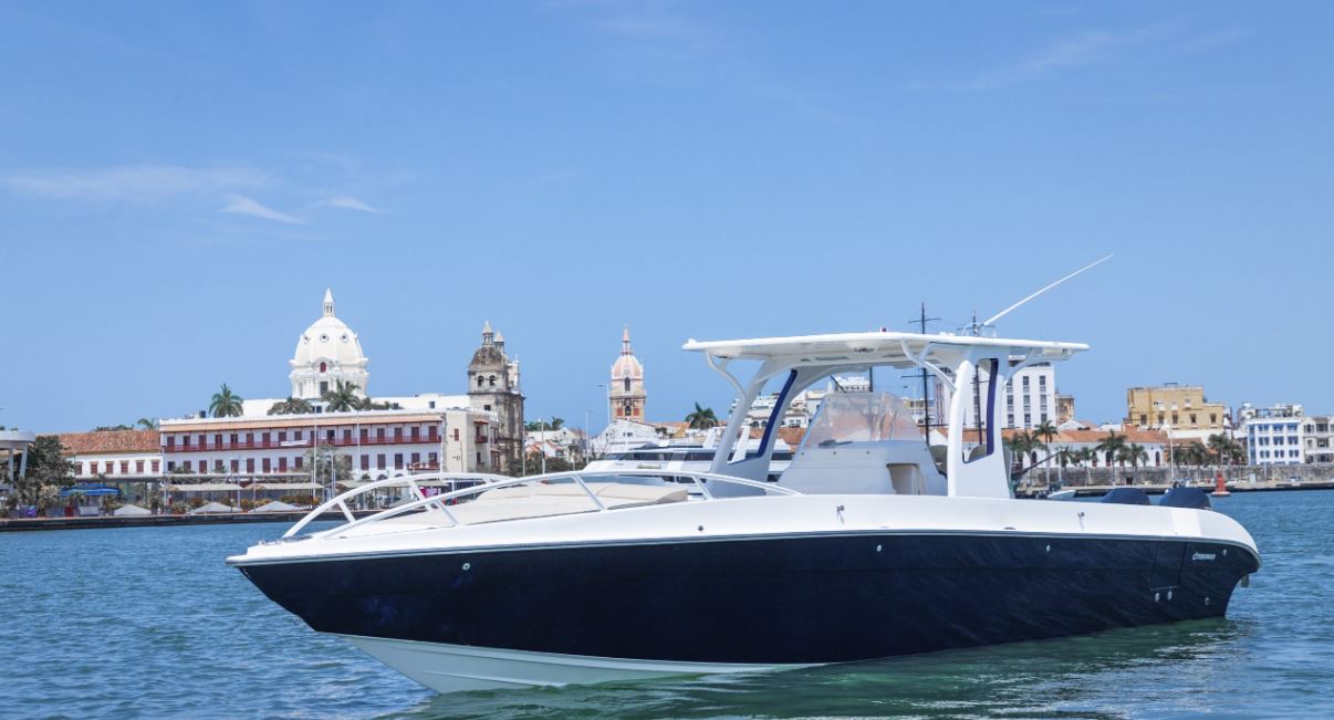Todomar 38' yacht charter panama