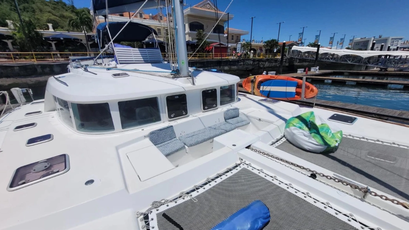 Lagoon 44' | Panama Gem Charters | Boat Rental