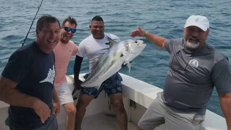 Panama Gem Charters | Boat Rental | Yacht Rental | Yacht Party | Fishing in Panama | Pesca en Panamá | Fishing Tour | Roosterfish