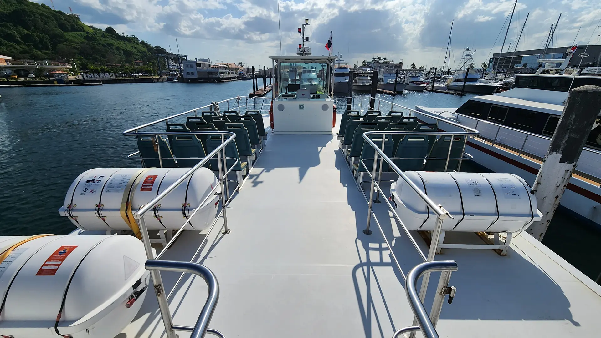 Powercat 64' | Panama Gem Charters | Fleet | Flota | Alquiler de yates | Yacht Rental