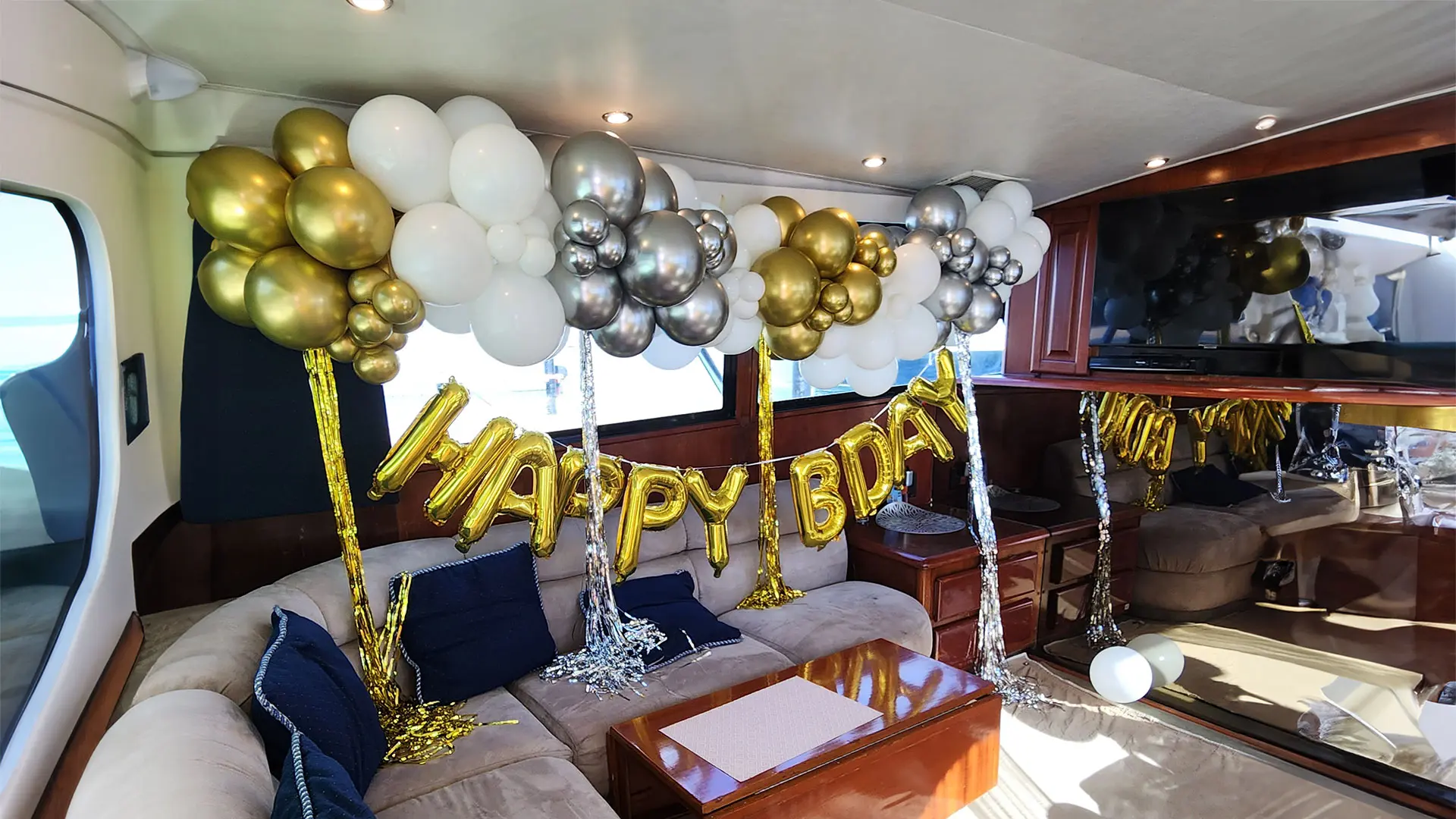 Birthday Party on a yacht | Fiesta de Cumpleaños en barco | Panama Gem Charters